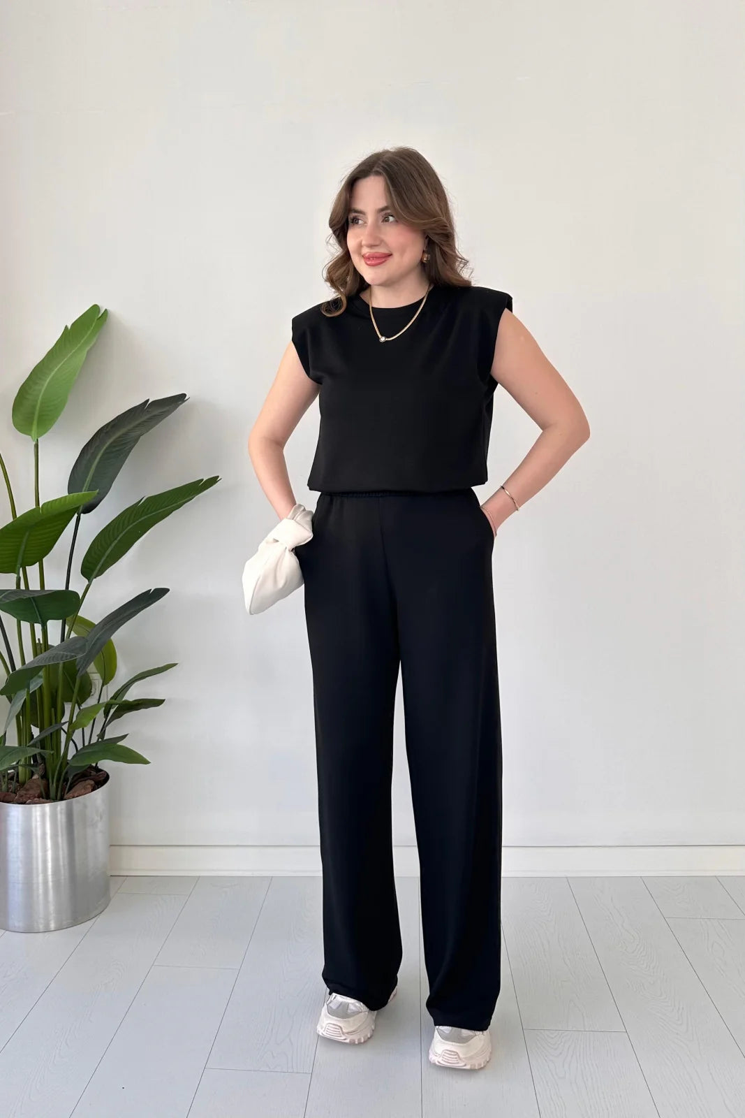 CH 561 Straight Trouser With Sleeveless Top - MasterMindswear