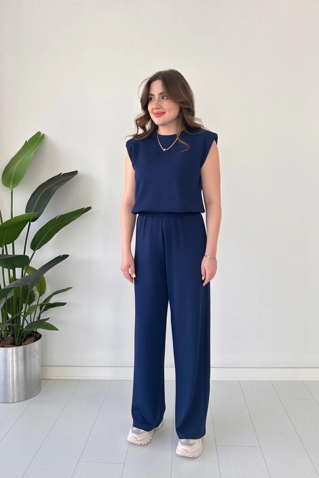 CH 561 Straight Trouser With Sleeveless Top - MasterMindswear
